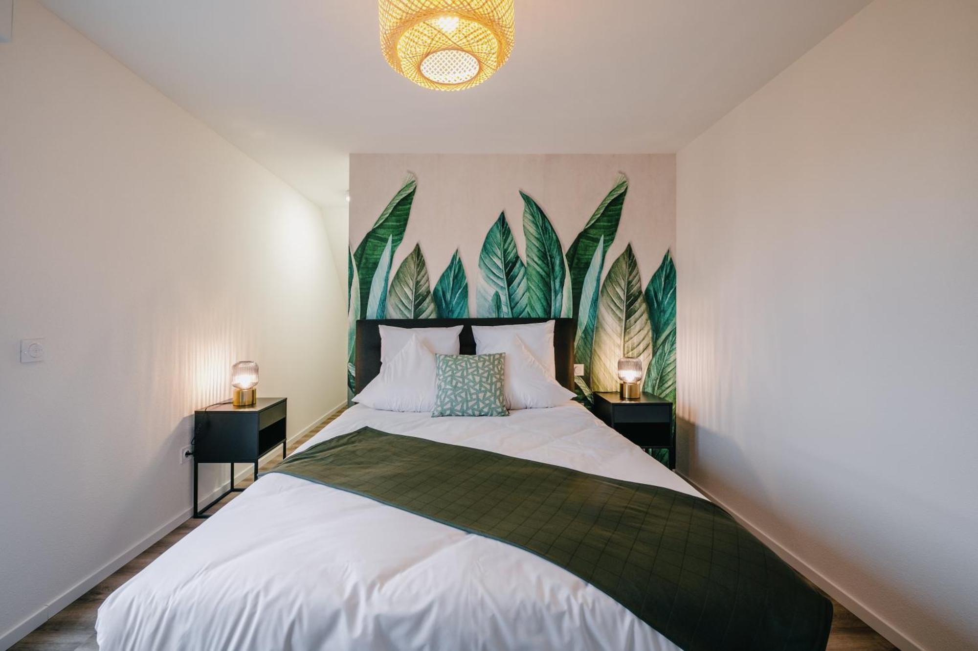 Les Charmes Apartment *
