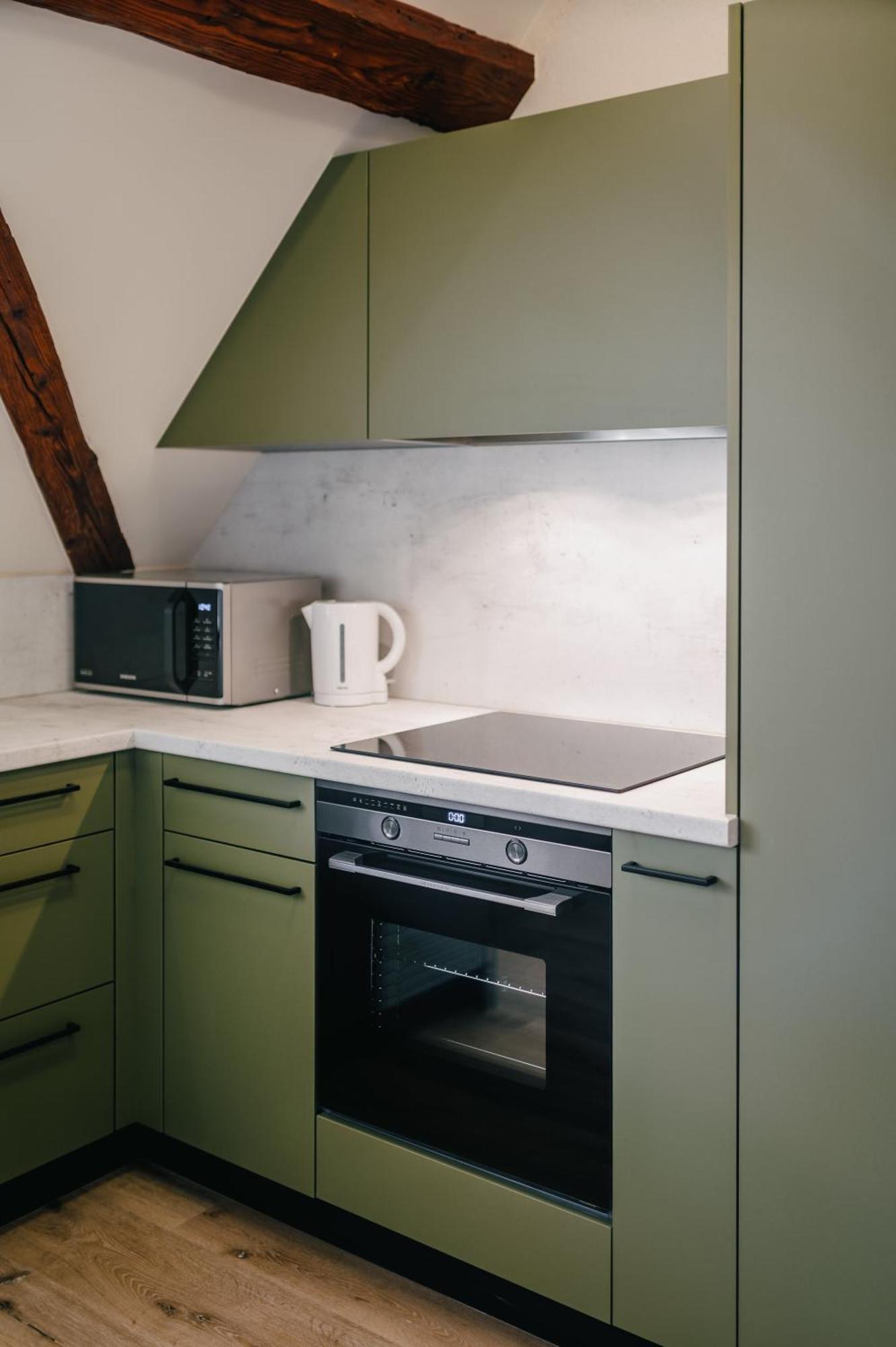 Les Charmes Apartment *