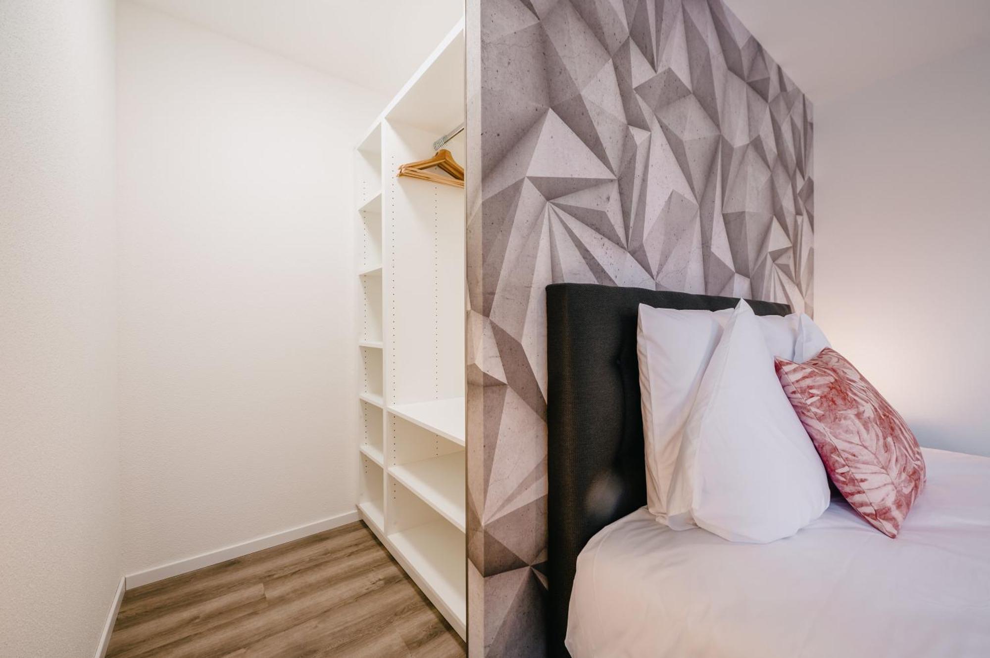 Les Charmes Apartment