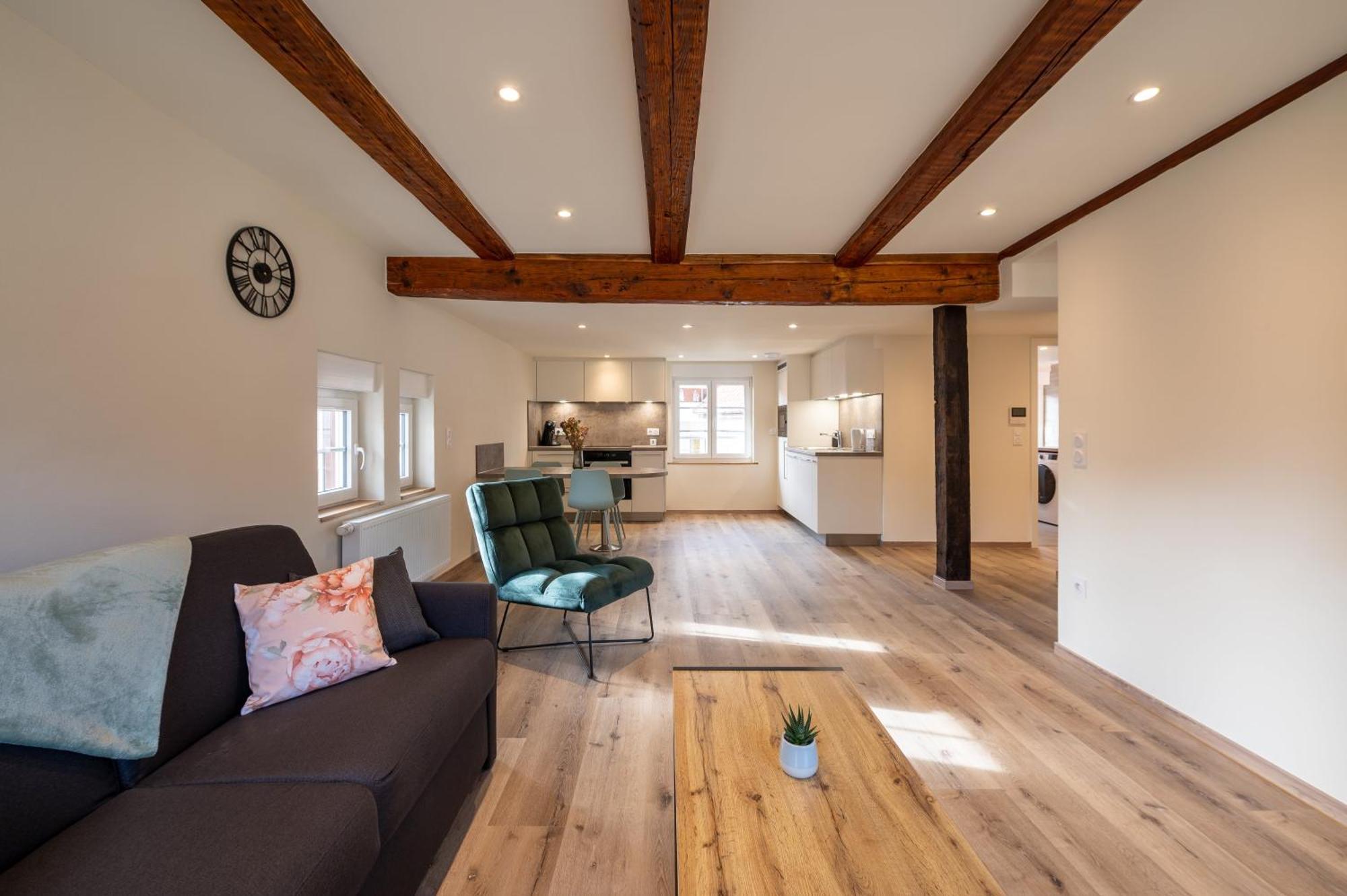 Les Charmes Apartment